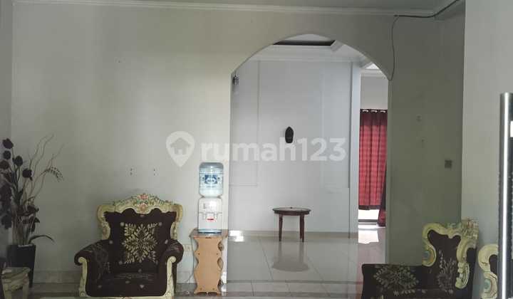 Sewa Rumah 300 Meter Semi Furnished di Citra Gran Cibubur Besar Murah