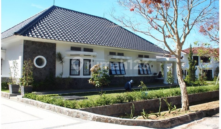 Dijual Rumah Villa Klasik di Lembang Kota Bandung 1
