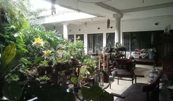 For Sale City Center House Suitable for Business in Purnawarman, Bandung City 2