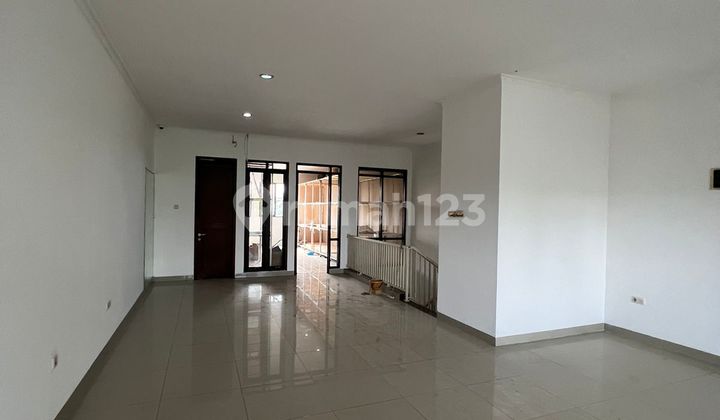 Strategic Ready-to-Use Shophouse on Main Road Palasari Burangrang, Bandung City 2