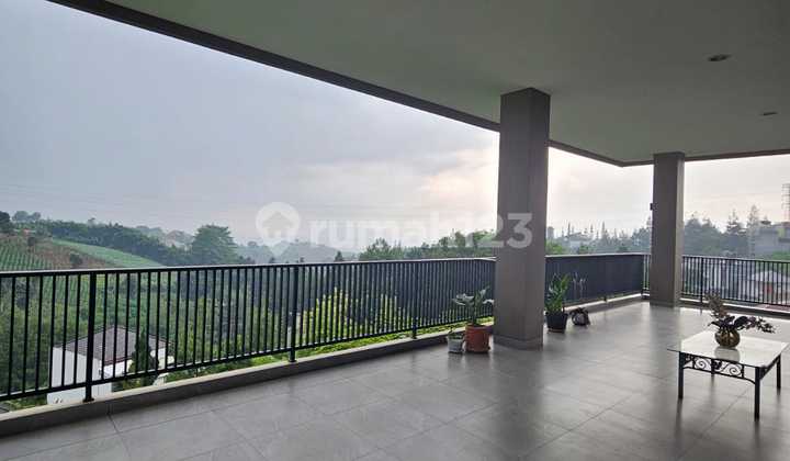 Dijual Rumah Villa Full Furnised di Dago Resort Kota Bandung