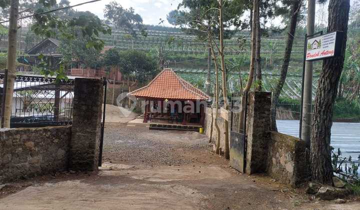 For Sale Ready-to-Use Villa in Lembang Bandung 2