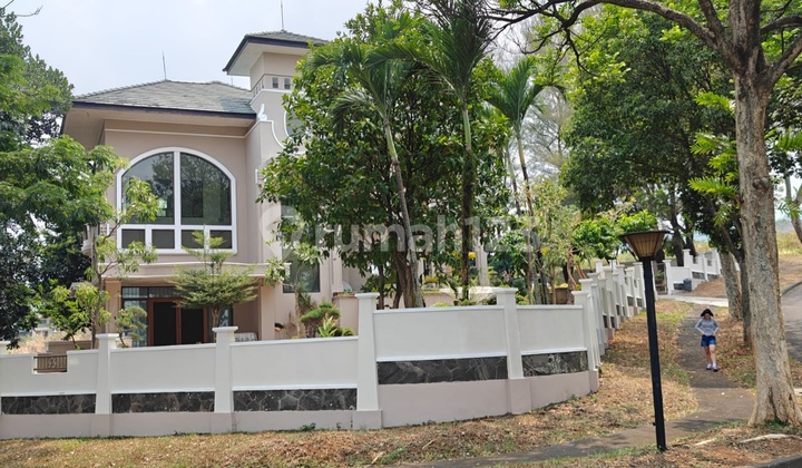 Luxurious Staycation at Taman Dayu 2-Story Strategic Location Luxurious Staycation at Taman Dayu 2-Story Strategic Location