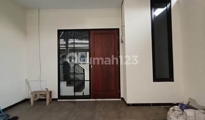 New House 2 Floors Strategic Location. In the Pakis Tirtosari Area