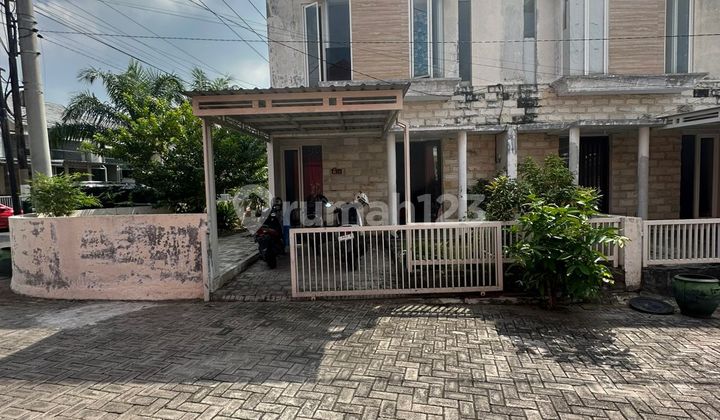 Rumah Hook 2 Lantai Di Kawasan Menganti, Gresik Rumah Hook 2 Lantai Di Kawasan Menganti, Gresik