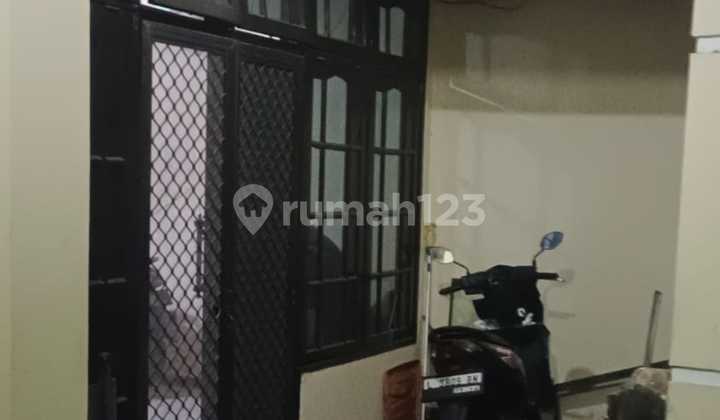 2-Story House Ready to Occupy, Strategic Location in the Raya Simohilir Area 2