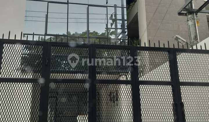 New Office Building Ready for Occupancy in a Strategic Location in the City Center New Office Building Ready for Occupancy in a Strategic Location in the City Center