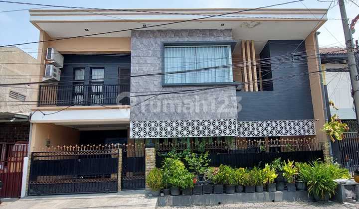 Rumah Cantik 3 Lantai Dikawasan Dukuh Kupang Barat Rumah Cantik 3 Lantai Dikawasan Dukuh Kupang Barat