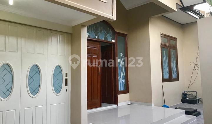 Rumah Cantik 2 Lantai Siap Huni Di Kawasan Simpang Darmo Permai, Surabaya 2
