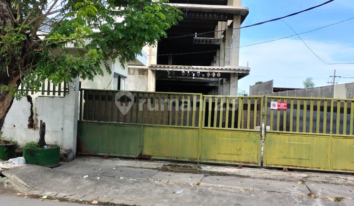 Four-Story Commercial Building at Zero Kedung Cowek Street, Surabaya Four-Story Commercial Building at Zero Kedung Cowek Street, Surabaya