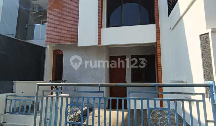 Rumah Cantik 2 Lantai Siap Huni Di Taman Puspa Raya