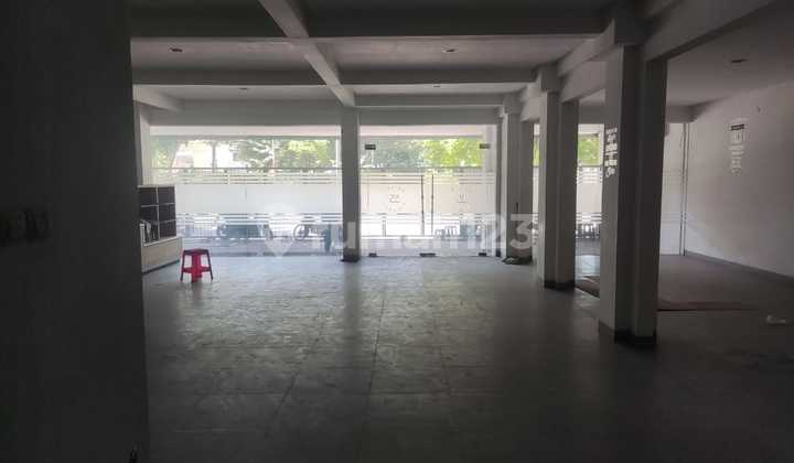 For Rent Commercial Building Strategic Location on Undaan Street For Rent Commercial Building Strategic Location on Undaan Street
