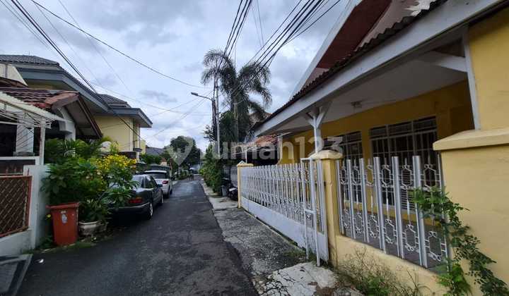 Sewa Rumah Tinggal Strategis Tebet Timur Dalam - Akses 2 Mobil, Carport 2, Siap Huni 2