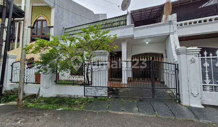 For Rent 2-Storey House in North Tebet - 5+1 Bedrooms, 2 Car Access, One Gate System