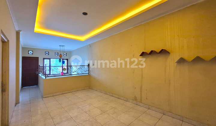 Rumah 2 Lantai di Tebet Barat - 3+1 KT, Lingkungan Tenang & Strategis 2