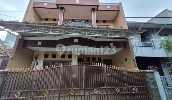 Rumah 2 Lantai di Tebet Barat - 3+1 KT, Lingkungan Tenang & Strategis Rumah 2 Lantai di Tebet Barat - 3+1 KT, Lingkungan Tenang & Strategis