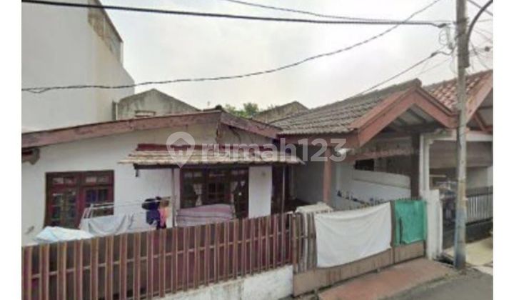 Rumah Tua 2 Lantai Akses Jalan 2 Mobil di Pulomas Kayu Putih Jaktim