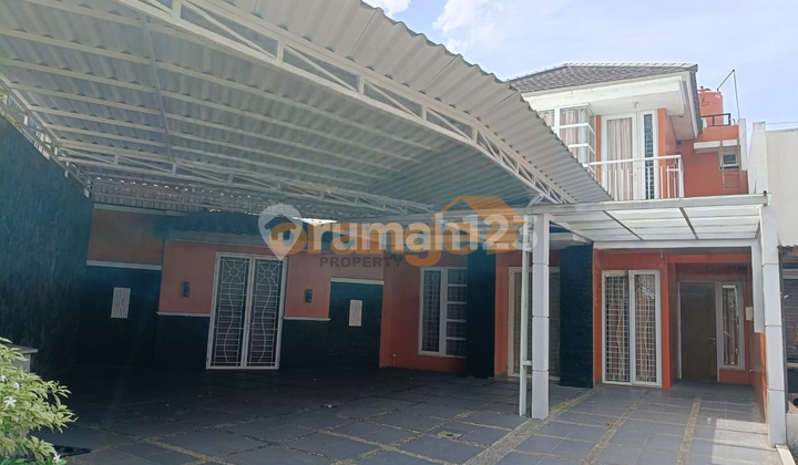 Rumah 2 Lantai Halaman Luas Siap Huni di Citra Grand Cibubur Rumah 2 Lantai Halaman Luas Siap Huni di Citra Grand Cibubur