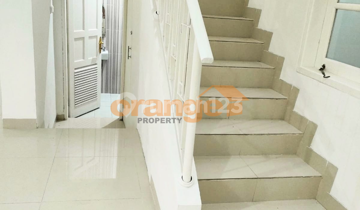 Di Jual Rumah 2 Lantai Sudah Renovasi di Legenda Wisata Cibubur Di Jual Rumah 2 Lantai Sudah Renovasi di Legenda Wisata Cibubur