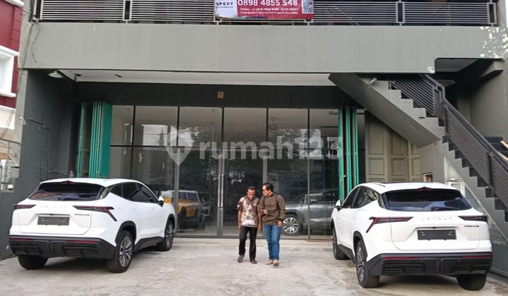 Dijual Bangunan 3Lantai Ex Showroom di Bekasi Barat Kota
