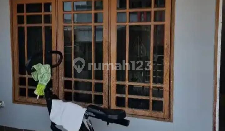 Rumah Strategis 3 Lantai Semi Furnished di Gunung Sahari Jakpus