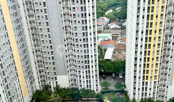 For Sale 3Br Type Pool View Tower Davalia Apartment. Springlake Summarecon Bekasi