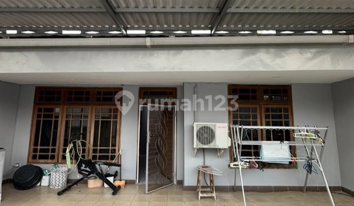 Rumah Strategis 3 Lantai Semi Furnished di Gunung Sahari Jakpus Rumah Strategis 3 Lantai Semi Furnished di Gunung Sahari Jakpus