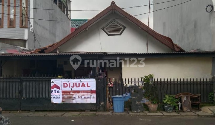 Old Spacious House for Sale in Tebet, South Jakarta