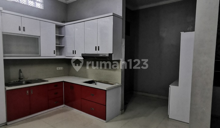 Quick Sale New Renovated Ready-to-Live House in Margahayu Permai