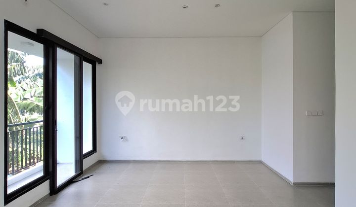 Strategic House in Jagakarsa, near the toll road, station, also easy to go anywhere. 3