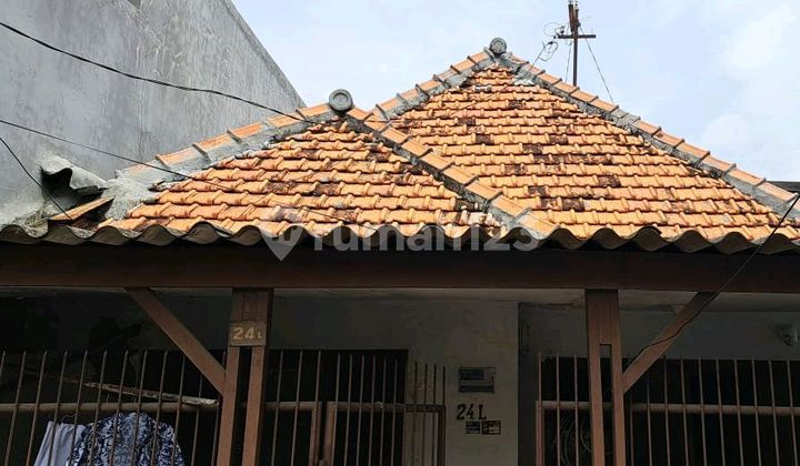 Old House Near Tambora Area, Jembatan Lima, West Jakarta