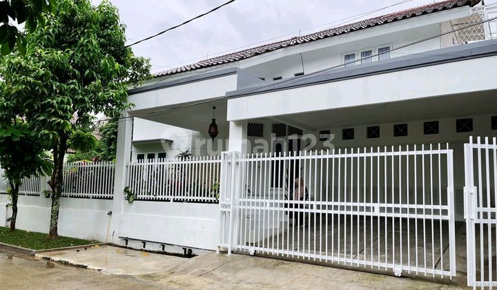 Rumah Hook Luas 370 M² Cinere Estate, One Gate, SHM Rumah Hook Luas 370 M² Cinere Estate, One Gate, SHM