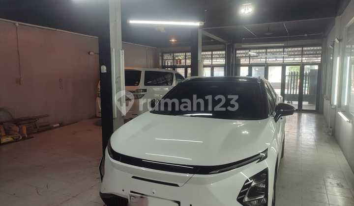 Rent a 3-Unit Row Shop on Jl Utama Ciputat Raya, South Jakarta 2