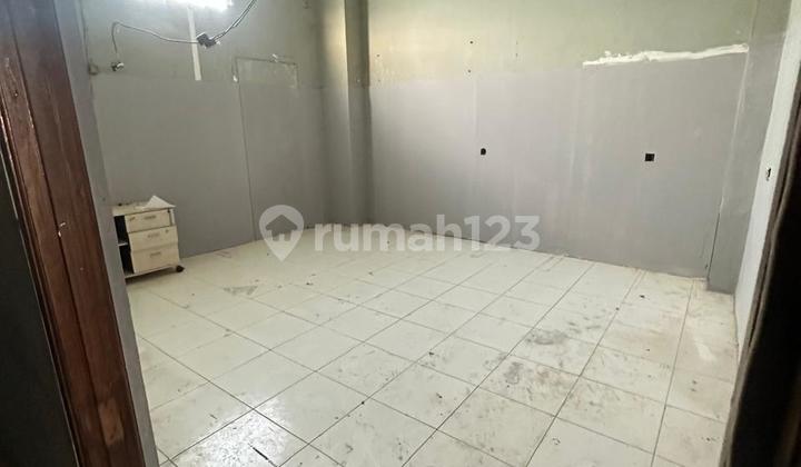 For Rent: Connected Shophouses in a Highly Strategic Location in Salemba, Central Jakarta 2