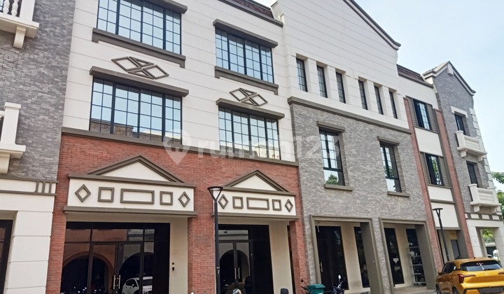 Rental of a Nice Shop House in a Strategic Premium Location, Pantai Indah Kapuk 2, North Jakarta Rental of a Nice Shop House in a Strategic Premium Location, Pantai Indah Kapuk 2, North Jakarta