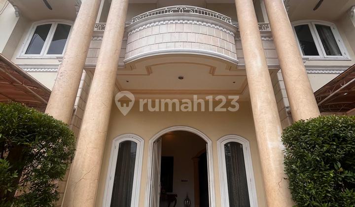 Sewa Rumah Mewah Klasik Elegance Nyaman di Premium Area Mentang Jakarta Pusat