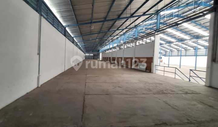 Own a Strategic Location for Storage & Business in Kebon Pala, East Jakarta Own a Strategic Location for Storage & Business in Kebon Pala, East Jakarta