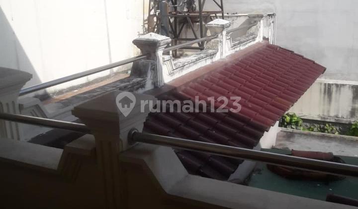 Own an Investment House in a Rapidly Developing and Strategic Location, Cempaka Putih, Central Jakarta. 2