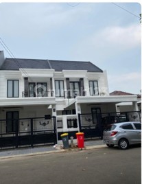 Dijual Rumah 2 Lantai Siap Renov Rapi  di  Regency Melati Mas Serpong Tangerang