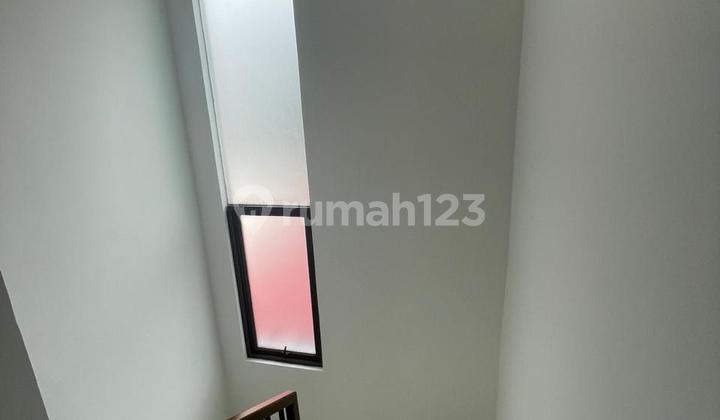 Rumah Minimalis 2 Lantai Fully Furnished di Bsd City 2