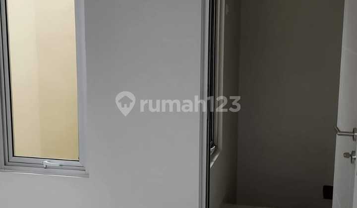 Disewakan Rumah 2 Lantai Cluster Malibu Village Gading Serpong 2