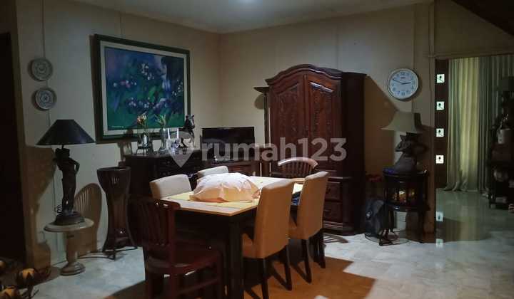 Dijual Rumah 2 Lantai Perlu Renovasi SHM di Sektor 1 Bintaro 2