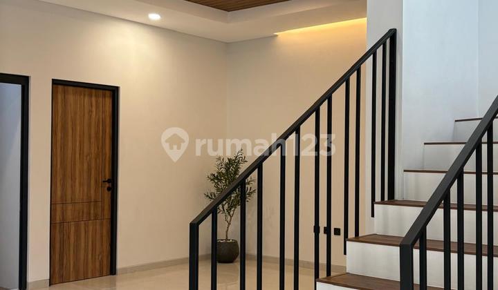 Rumah Minimalis Desain Modern Bonus Kitchen Set di Kencana Loka Bsd 2