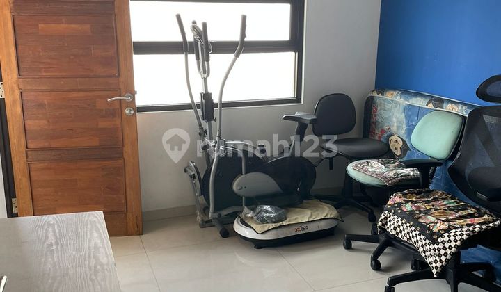 Rumah Bagus Hadap Barat SHM di BSD Nusaloka Tangerang 2