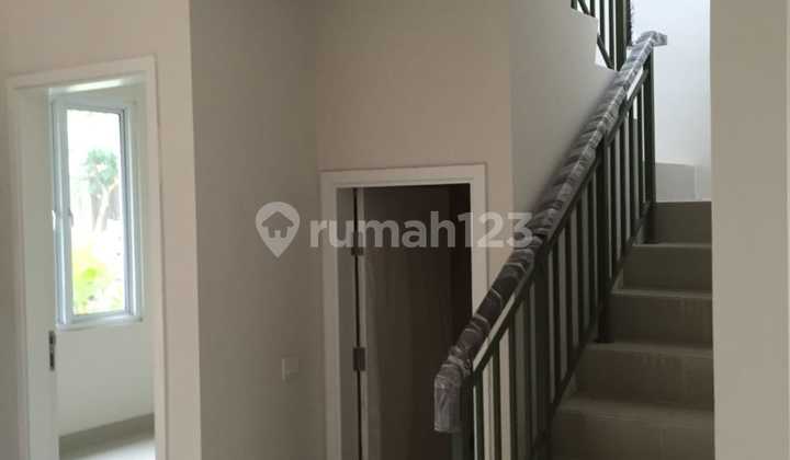 Disewakan Rumah 2 Lantai Full Canopy Samara Village Gading Serpong 2