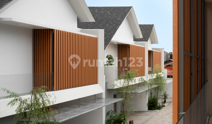 Rumah Ready Stok 2 Lantai Modern di Cirendeu, 10 Menit ke MRT Lebak Bulus