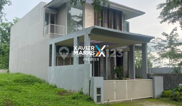 Rumah Mewah 2Lantai Araya Malang