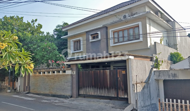 Rumah Tingkat dengan Basement di Gombel Permai Raya 1