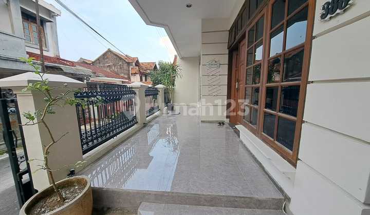 Strategic 2-Story House in Gombel Permai, Banyumanik 2