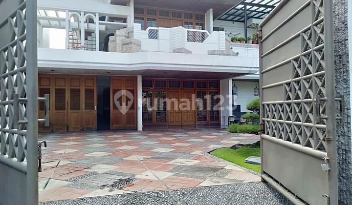 Dijual Rumah Mewah Siap Huni di Tengah Kota Surabaya 2